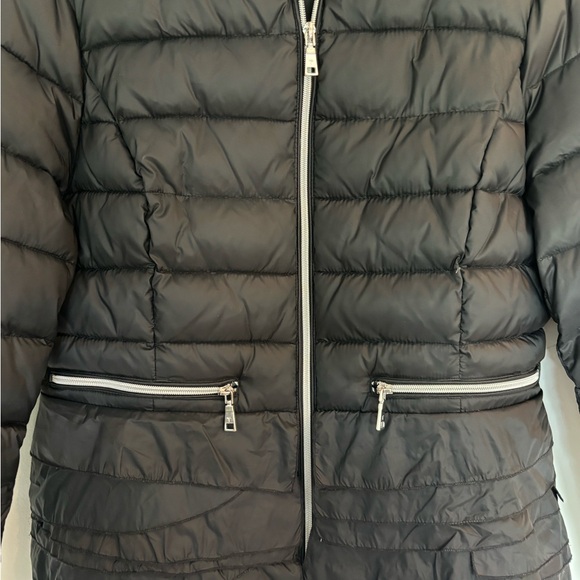 Black puffy quilted jacket, Tahari Large, with ruffles - Picture 5 of 9